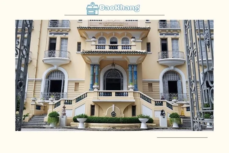 Chụp ảnh & check-in tại bảo tàng